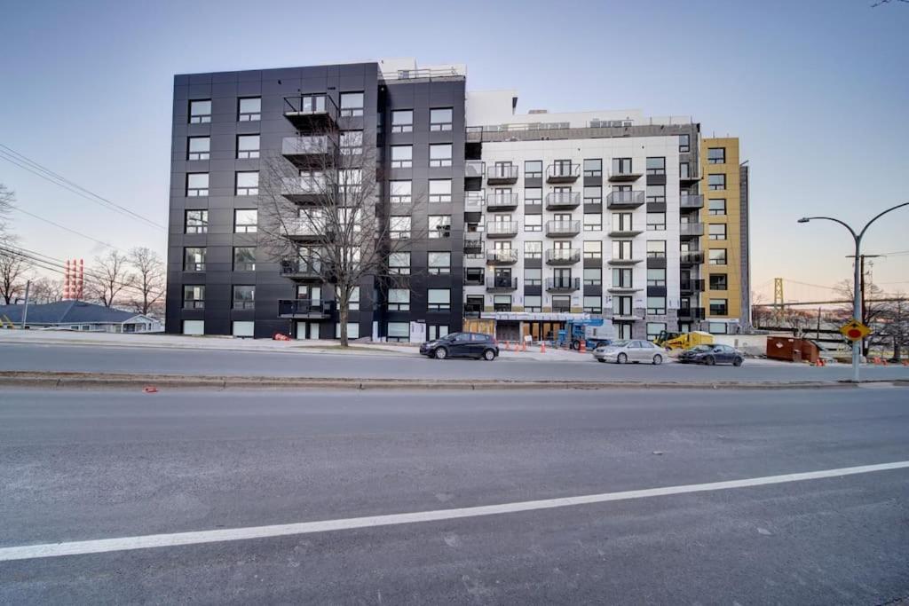 Luxurious Modern 2Br Condo Sleeps 5 Coffee, Ac, Wifi Halifax Exterior photo